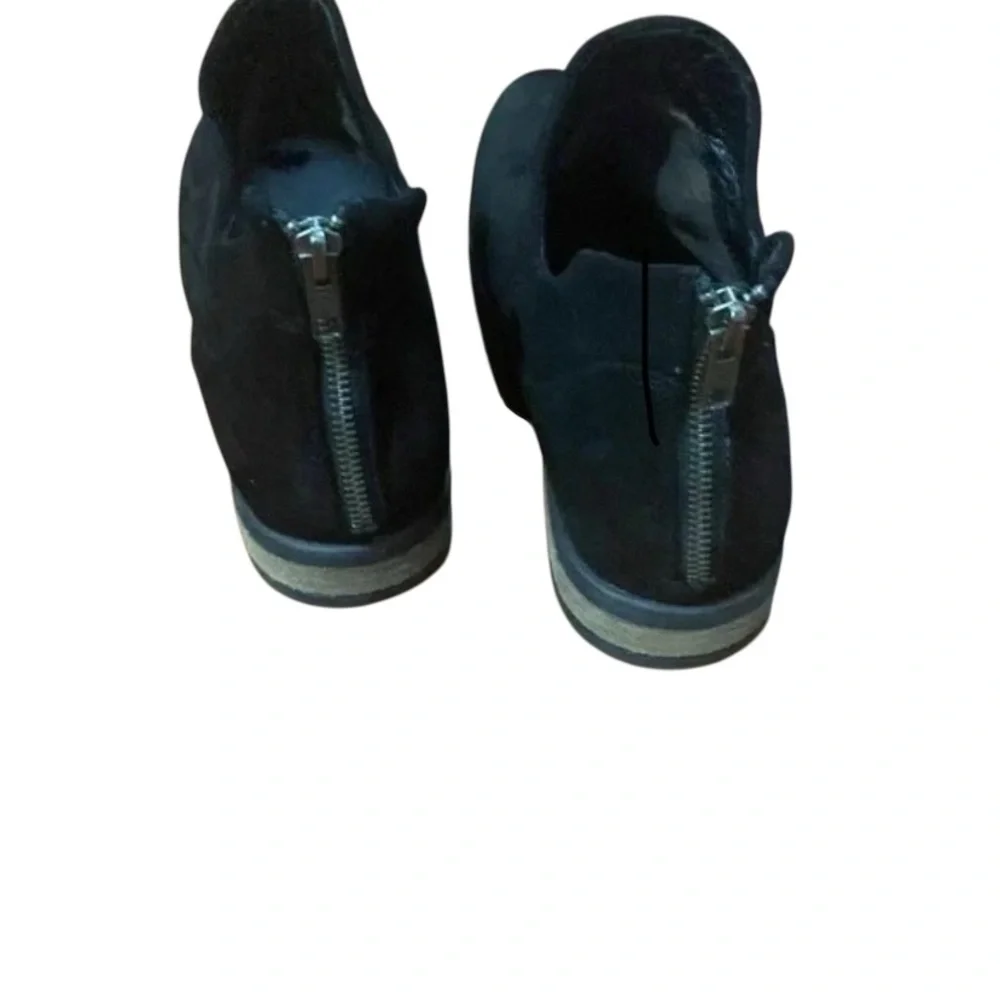 BORN Handcrafted Suede Bootie U.S 9.5